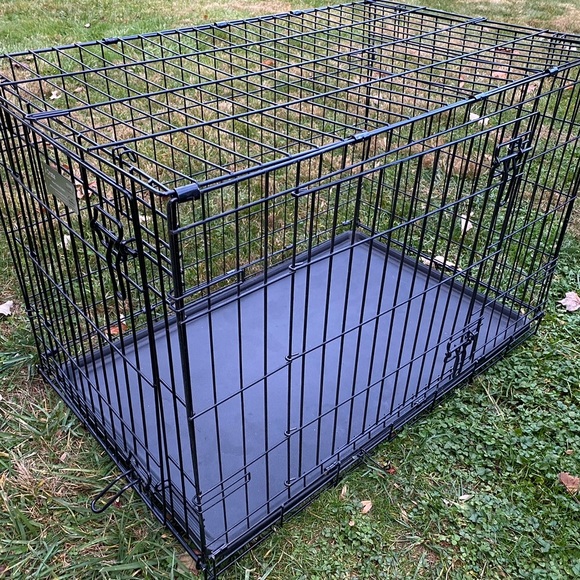 Black Metal Dog Crate